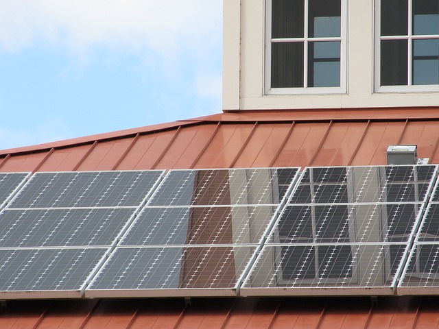 Jak zaoszczędzić energię w domu? Panele, ogniwa fotowoltaiczne – kolektory słoneczne Szczecin