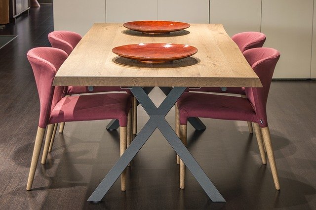 Stół i krzesła w stylu nowoczesnym